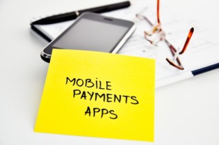 Tencent Takes Stake in Mall, Pushes Mobile Payment App