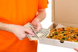 NY Delivery Workers Can Now Keep Full Tips from GrubHub