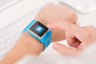 Apple Partner For Fitness Wearable?