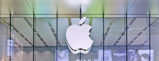 Apple Breaks Record On iPhone Sales First Weekend