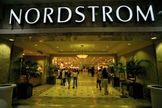 Nordstrom To Enable Apple iPay