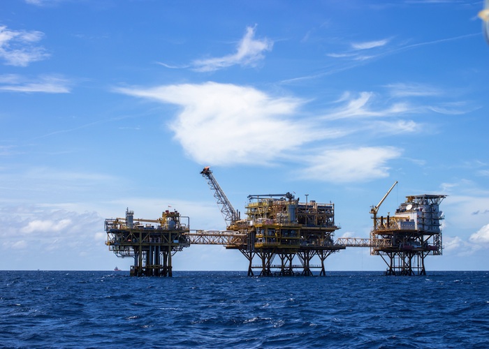 JP Morgan Hands Off Oil Refinery Deal To Bank Of America