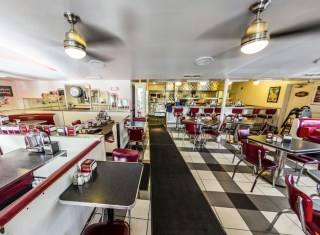 Johnny Rockets Launches Self-Service Tablets