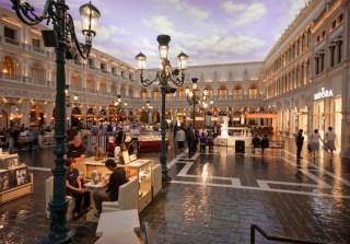 Viva Luxury Retail In Las Vegas