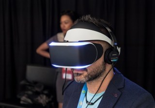 Tommy Hilfiger Launches Virtual Reality Shopping — In-Store