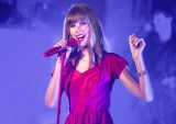 Apple Music Gets Taylor Swift For Christmas