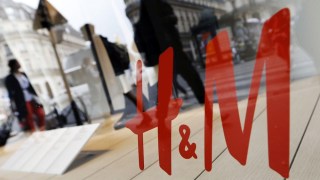 Today in Data: H&M Joins the Fashion Wars, Retailers Rethink Delivery, How Customer Intent Affects Online Fraud