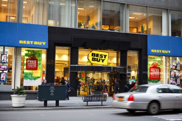 Retail chain Best Buy is betting big on customer service to keep its stores busy and beat competition from the likes of Amazon.