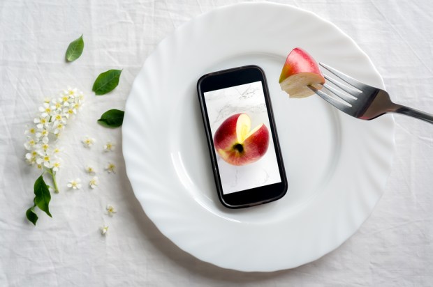 Samsung Takes The #1 Smartphone Spot — As The Apple Machine Spins Up