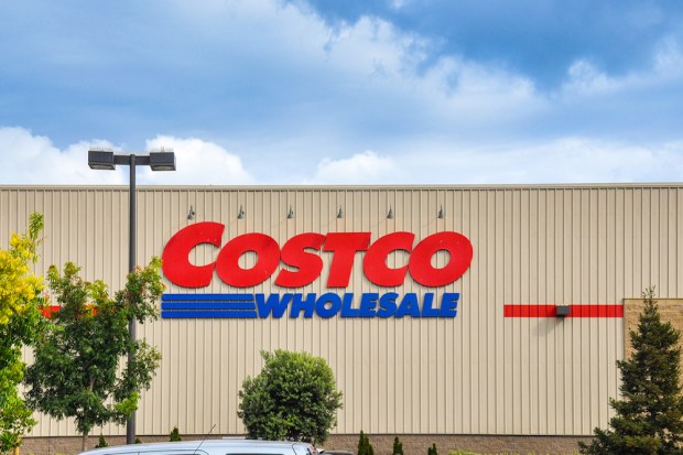Costco has bid adieu to American Express with its Visa-enabled cards finally in play.