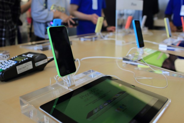 Business Smartphones Shipments Slump