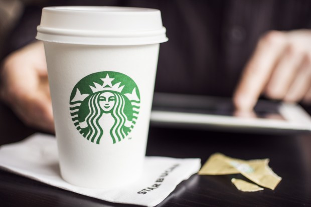 Starbucks has partnered with Microsoft to add a new functionality to the Outlook app that allows users to setup meetings at nearby Starbucks stores.