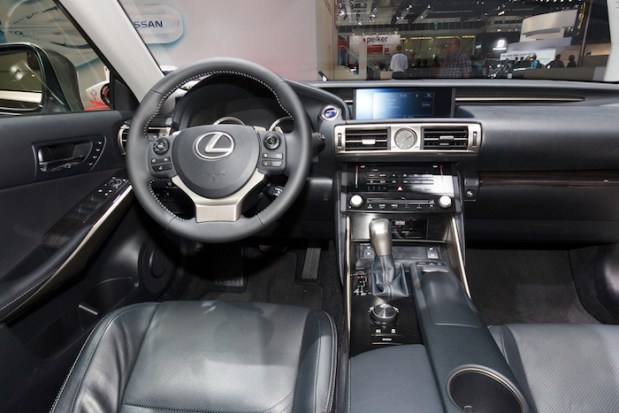 Lexus Dashboard System Glitches Out