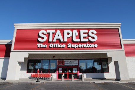 Get these deals before they're gone': Staples to close one of its Staten  Island stores 