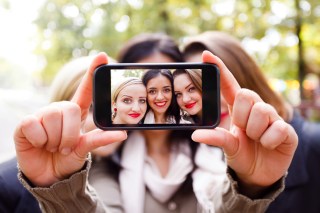 Chinese Photo App Developer Strikes It Big With $1 Billion IPO