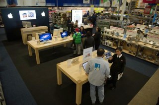 Apple Is Coming To Macy’s