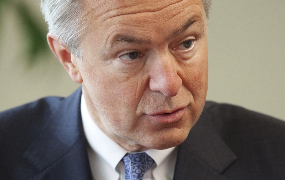 Americans Think Wells CEO Should Take Sen. Warren’s Advice