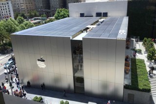 Apple’s Big Retail Makeover