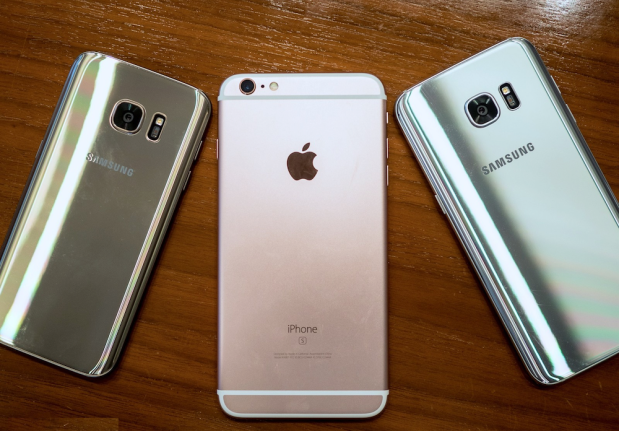 Samsung’s Struggles Are A Boon For Surging Apple Stocks