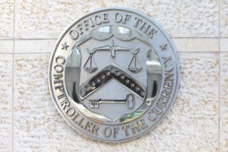 Otting Reverses Policy And Lets Bank Examiners Stay