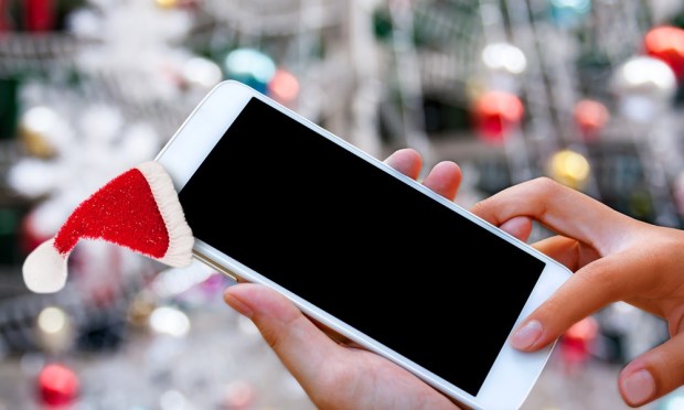 Mobile Pay Gets Rewarding For The Holidays