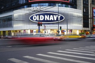 Old Navy Dishes Out Prizes Before Black Friday