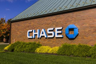 JPMorgan Chase Opens Earnings Season With Card Loan Growth, Mobile Additions