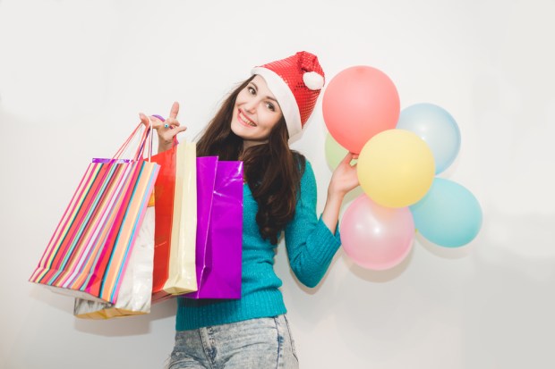 Last-Minute Shopping Boosted Holiday Sales For Retailers
