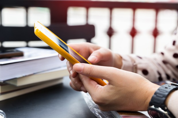 Deutsche Bank Bans Text Messaging, Messaging Apps On Company Phones