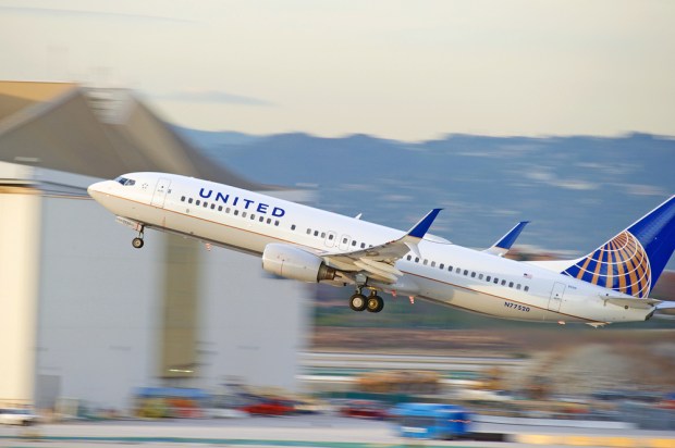 United Airlines Working With Apple, IBM For Employee Apps