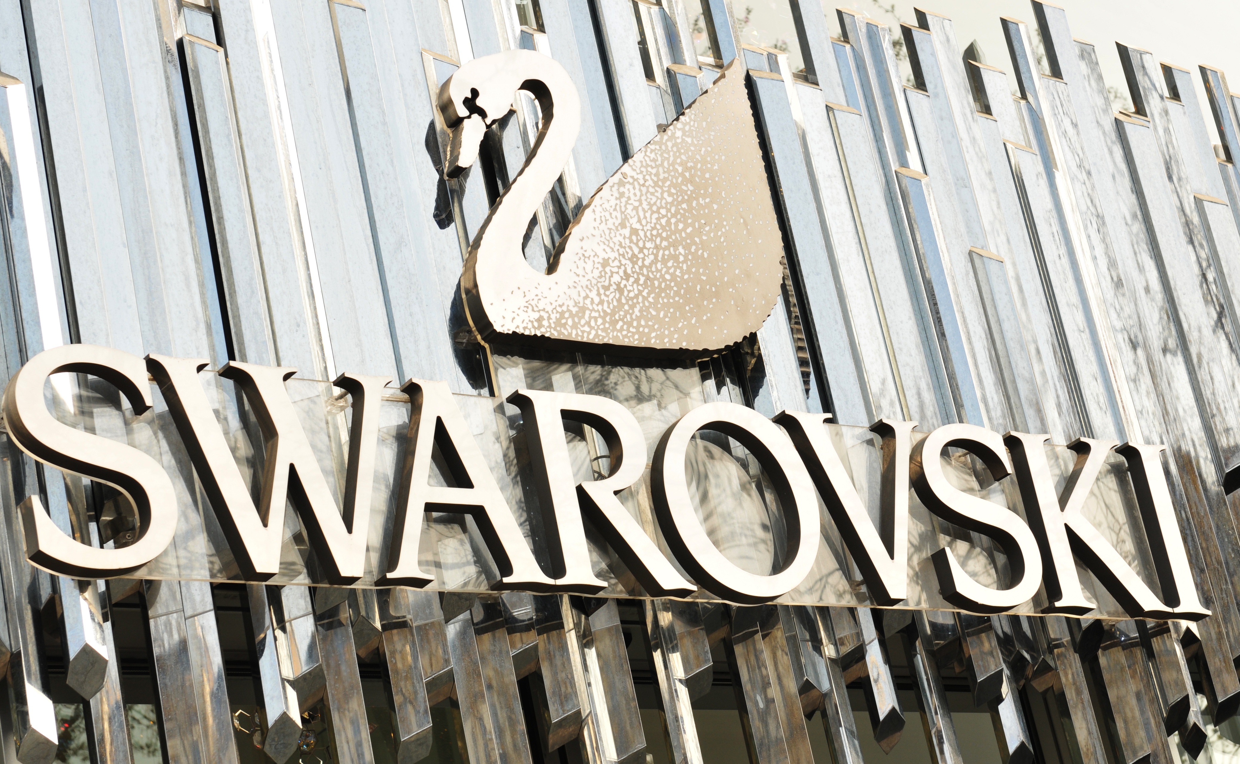 Swarovski Postpones Launch Of Android Smartwatch