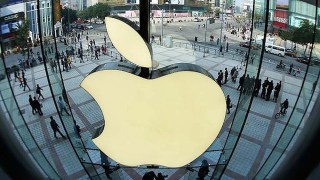 Apple Market Cap Tops $800 Billion, A US Corporate First