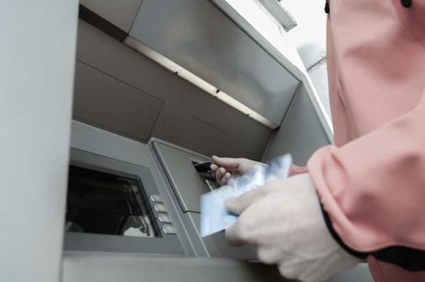 Cybercriminals Opt For Low-Tech ATM Attacks