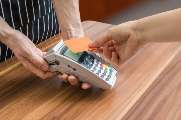 USA Technologies, Ingenico Launch Cashless Hardware, Payment Service