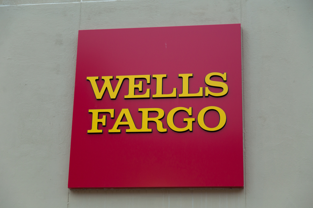 Oust Wells Fargo Directors, Says Sen. Elizabeth Warren