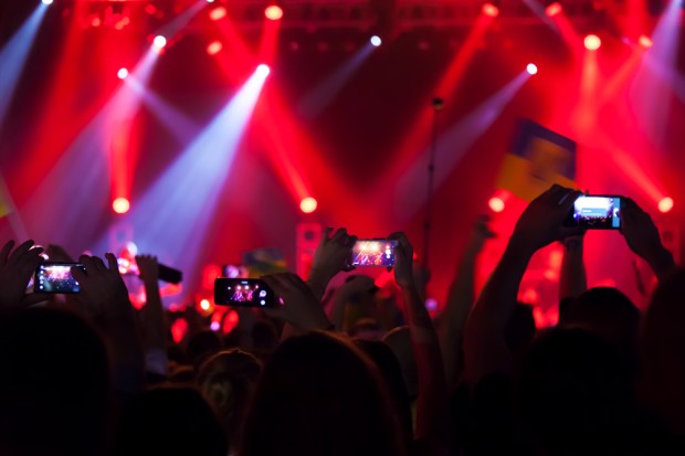 NEW REPORT: Are Mobile Payments Raising The Roof On Live Music Events?