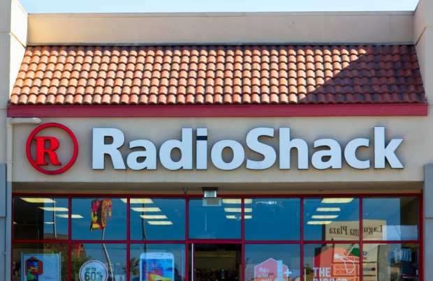 RadioShack Closes 1,000 Stores