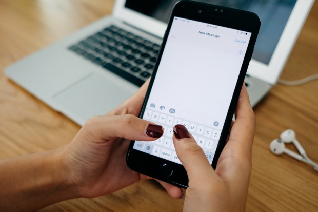 Apple To Launch Business Chat For iMessage Platform