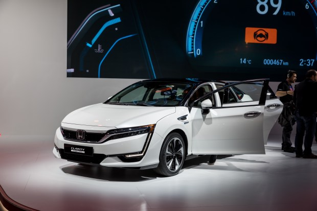 Honda Clarity EV Features Apple CarPlay In-Dash Platform