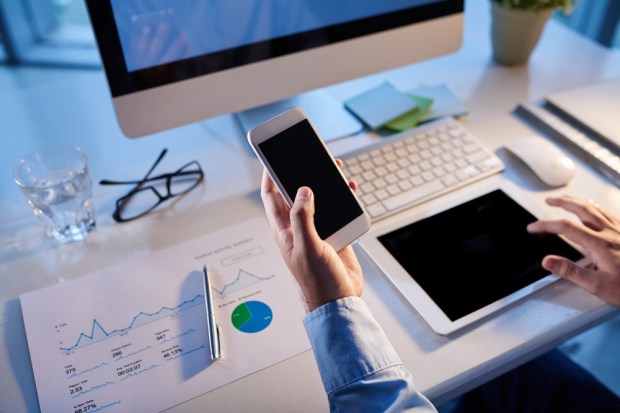 True Or False: Apple Loses $104B In Value