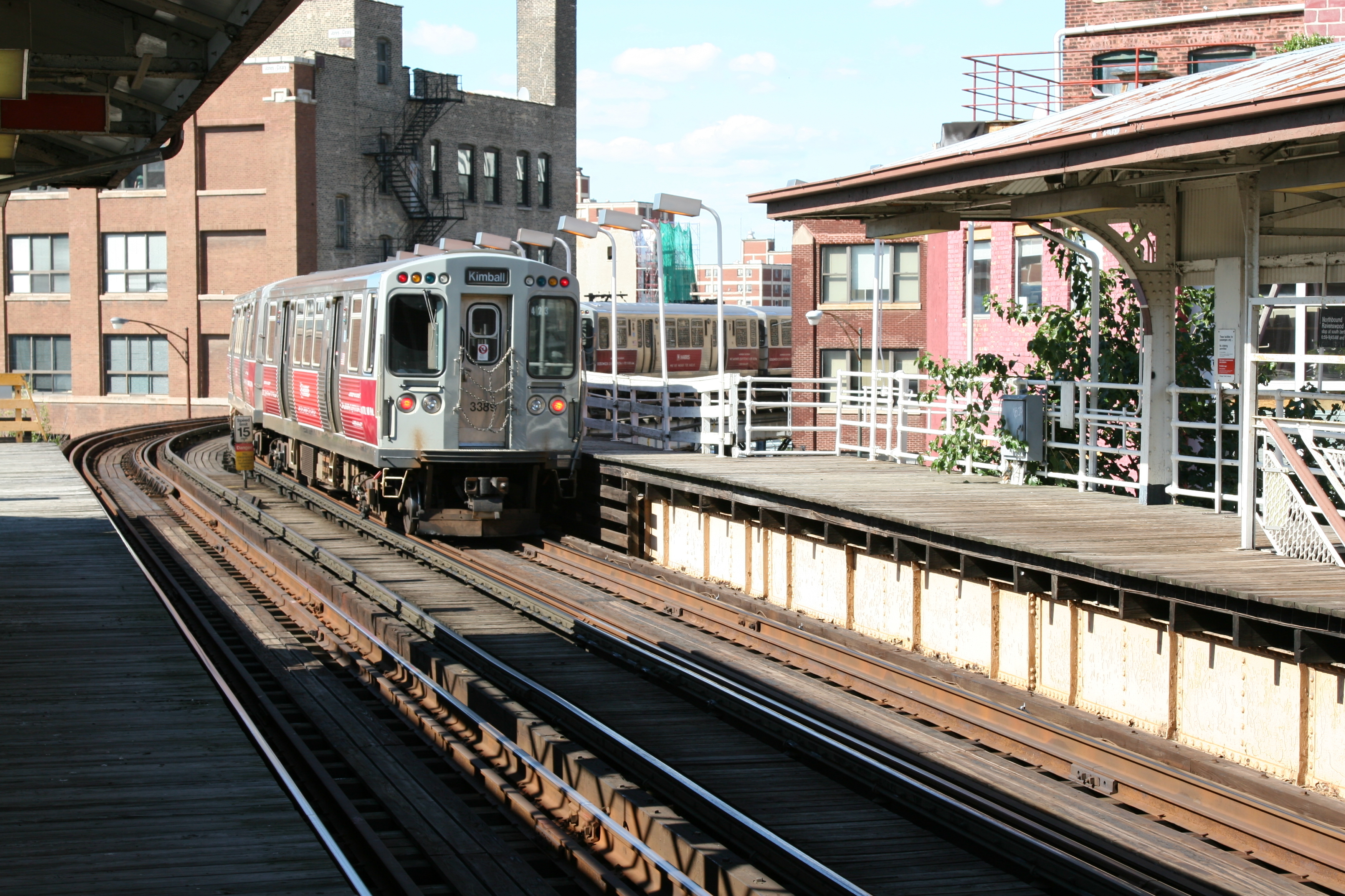CTA Tests Out Night Game Alerts To Make Commuting Easier During Ballgames