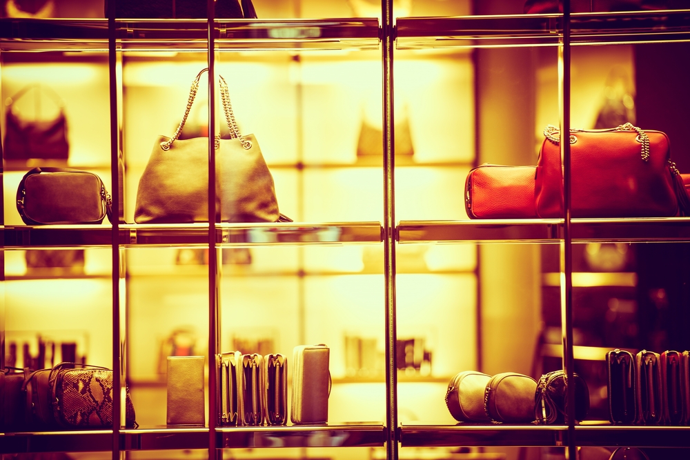 Smartphones Boost Yoox Net-a-Porter Earnings