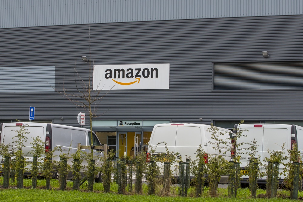 Amazon Enables One-Hour Delivery Of Runway Fashions