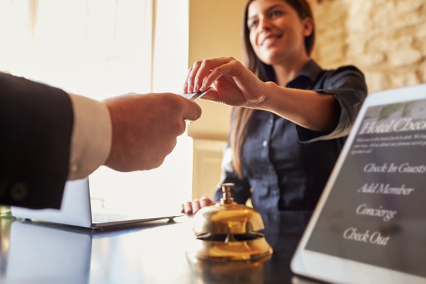 Travelport Hotelzon Eyes Hotel V-Card Acceptance