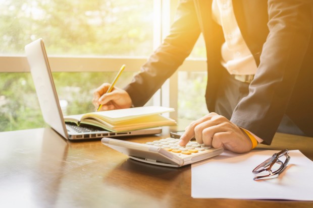 Contractors Struggle With Taking Accounting Into Their Own Hands