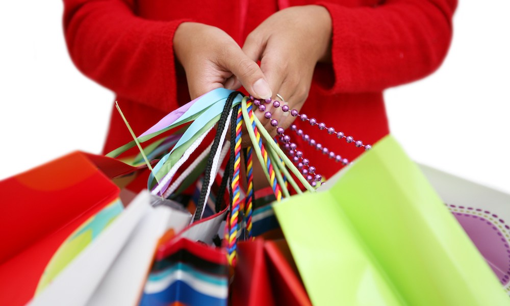 Physical Stores Dominate During Holiday Shopping