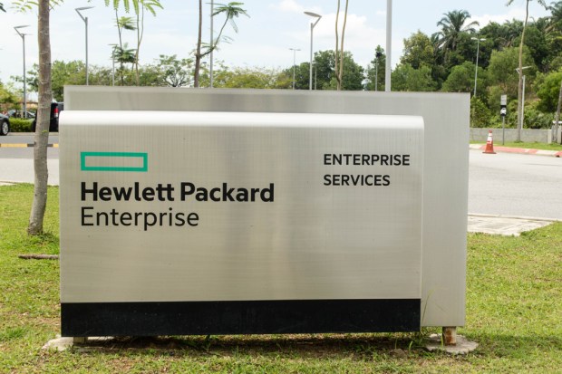 Hewlett Packard Enterprise CEO To Exit Next Year