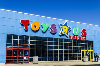 Toys R Us Battles Bankruptcy With ‘Play Labs’