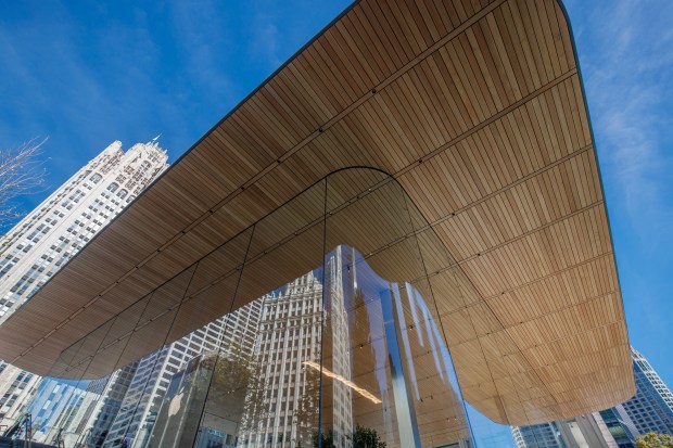 Apple’s Retail Flagship’s Winter Weather Woes