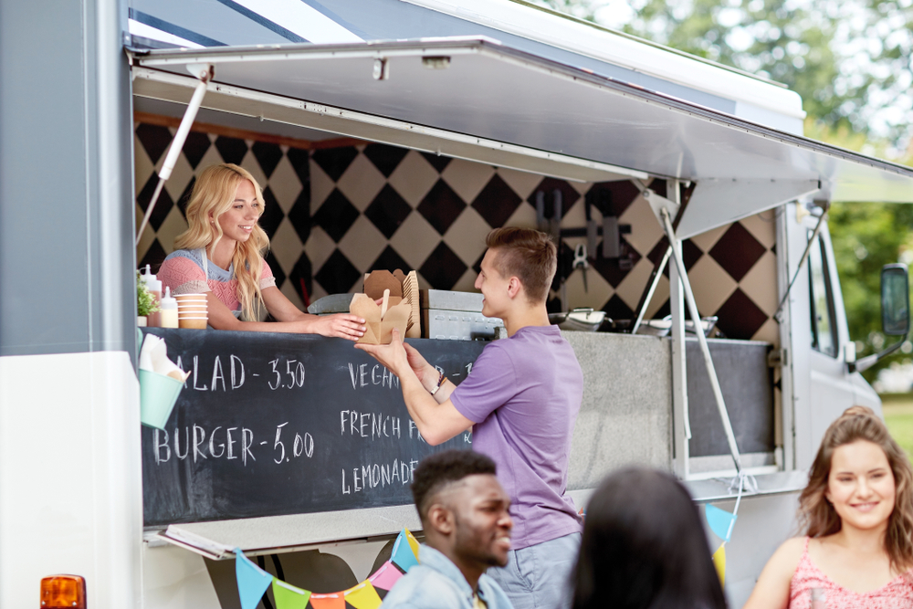 How mPOS Helps Vendors Keep On (Food) Truckin’